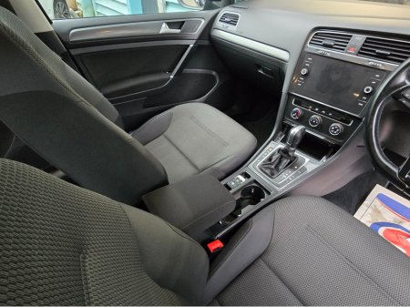 2018 Volkswagen Golf - thumbnail 16