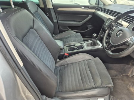 2015 Volkswagen Passat - thumbnail 6