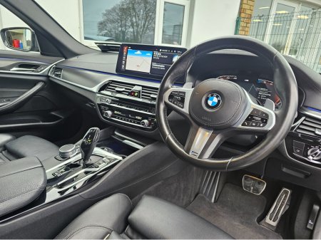 2021 BMW 5 Series - thumbnail 18