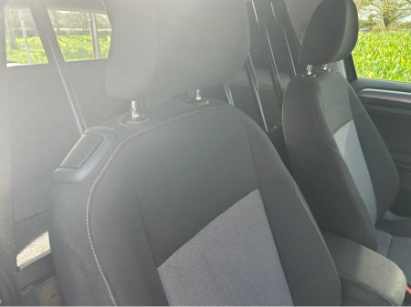 2016 Volkswagen Golf - thumbnail 8