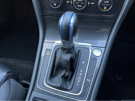 2020 Volkswagen E-Golf 136BHP 5DR AUTO E-GOLF , €16,450 thumbnail