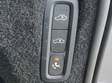 2022 Volvo XC90 - thumbnail 11