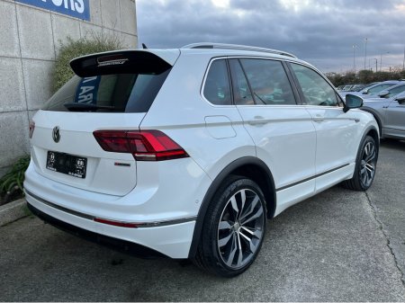 2018 Volkswagen Tiguan R-LINE 4 MOTION AUTOMATIC 2.0 DIESEL //MASSIVE SPEC//FULL LEATHER//HEAD UP DISPLAY//HEATED SEATS//360 PARKING CAMERAS// €29,950
