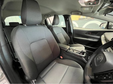 2025 Toyota Prius - thumbnail 11