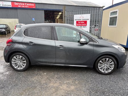 2017 Peugeot 208 - photo 2