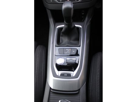 2017 Peugeot 308 - thumbnail 14