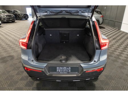 2022 Volvo XC40 - thumbnail 13