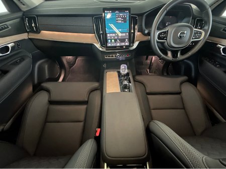 2025 Volvo XC90 - thumbnail 3