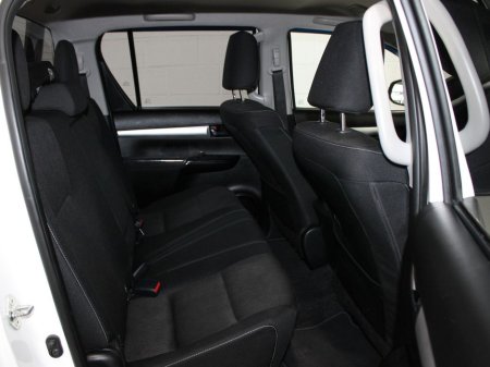 2024 Toyota Hilux 2.8 SR5 Double CAB 4DR €48,999 thumbnail