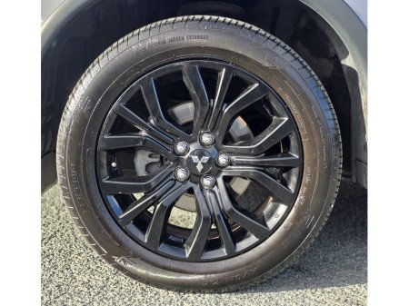 2019 Mitsubishi Outlander OUTL 4WD MT BLACK LINE 4DR €25,950 thumbnail