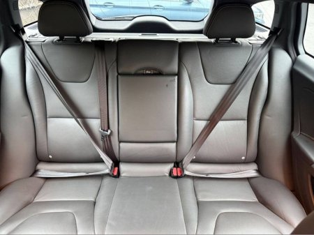 2017 Volvo V60 D4 CLASSIC 2.0 D // SERVICE HISTORY // REVERSE CAMERA // DIGITAL CLUSTER €19,900 thumbnail