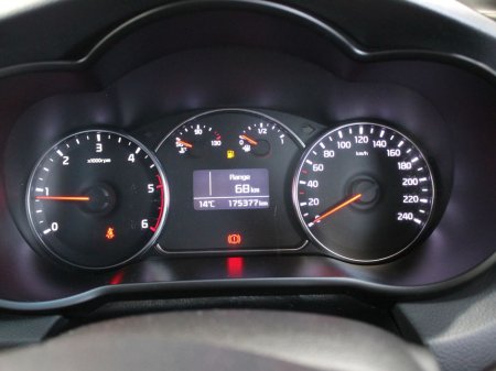 2017 Kia Carens 7 Seater EX 5DR €12,999 thumbnail