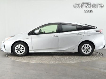 2017 Toyota Prius - thumbnail 6