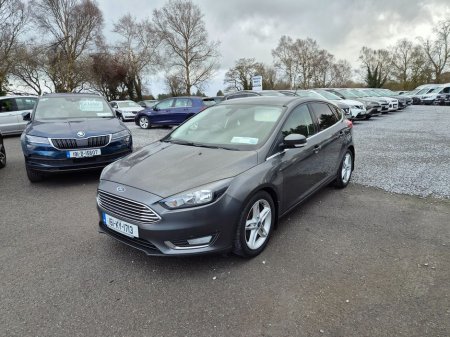 2016 Ford Focus - thumbnail 10