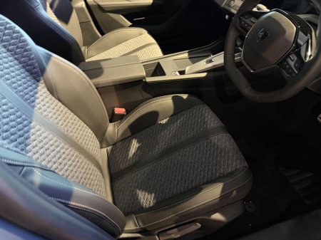 2026 Peugeot 308 - thumbnail 3