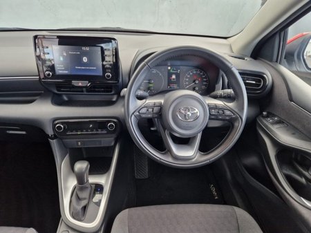 2023 Toyota Yaris 1.5 Hybrid Luna 5dr €23,449 thumbnail