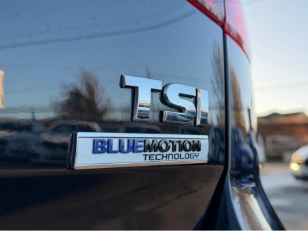 2017 Volkswagen Golf 1.2 TSI COMFORTLINE AUTO €17,450 thumbnail