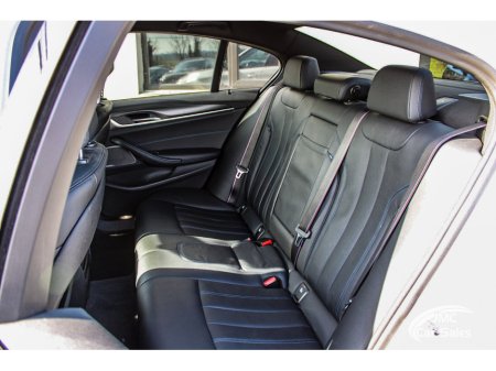 2022 BMW 5 Series - thumbnail 27