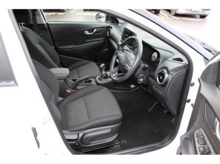 2022 Hyundai Kona 1.0 T-GDI Executive Two Tone Roof €22,950 thumbnail