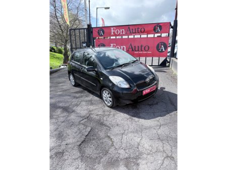 2009 Toyota Yaris - thumbnail 2