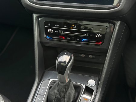 2021 Volkswagen Tiguan - thumbnail 16