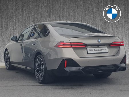 2024 BMW 5 Series - thumbnail 2
