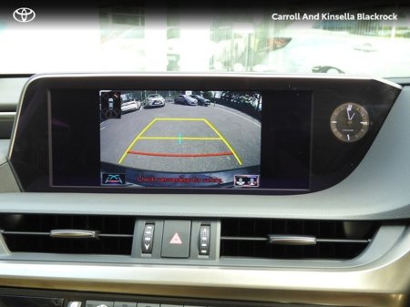 2022 Lexus ES 300 H Hybrid Dynamic €41,950 thumbnail