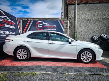 2020 Toyota Camry - thumbnail 8