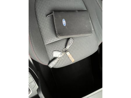 2020 Ford Focus - thumbnail 28