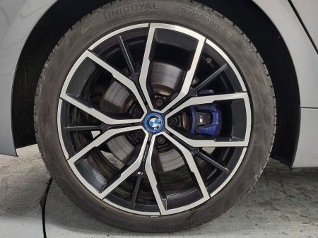 2023 BMW 5 Series - thumbnail 14