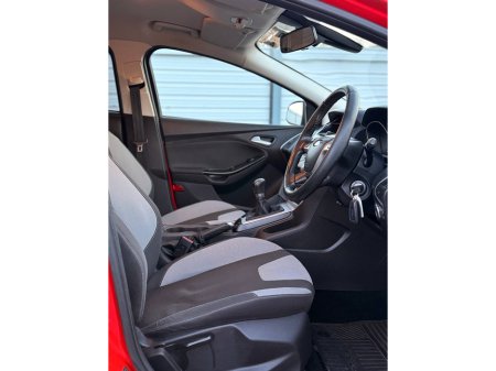 2014 Ford Focus - thumbnail 28