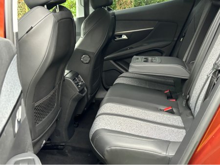 2019 Peugeot 3008 ALLURE 1.2 AUTO 4DR €17,950 thumbnail