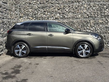2019 Peugeot 3008 - thumbnail 2