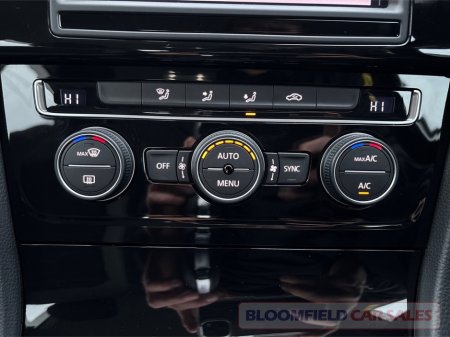 2016 Volkswagen Golf 1.4 HIGHLINE , AUTO // IMMACULATE €14,950 thumbnail