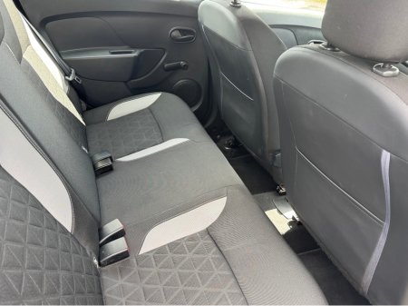 2015 Dacia Sandero Stepway - thumbnail 5