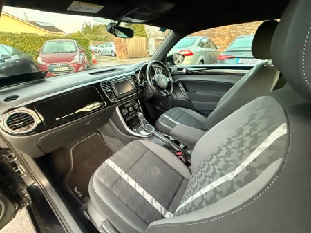 2018 Volkswagen Beetle - thumbnail 17