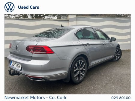 2021 Volkswagen Passat - view 3