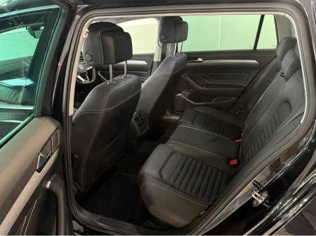 2021 Volkswagen Passat SEL ELEG Highline €23,950