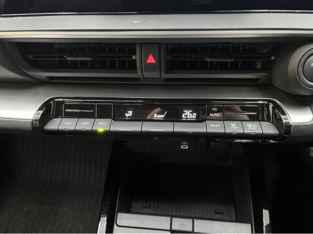 2024 Toyota Prius - thumbnail 19