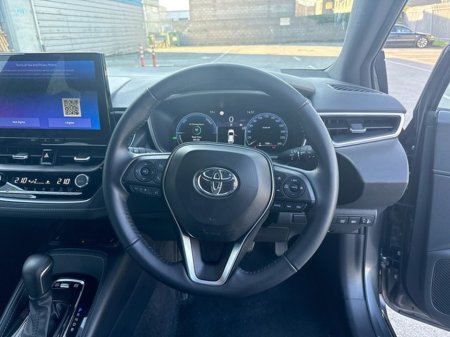 2025 Toyota Corolla - thumbnail 9