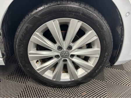 2018 Volkswagen Polo VOLKSWAGEN POLO 1.0 TSI DSG*REVERSE CAM & PARK ASSIST*ADAPTIVE CRUISE CONTROL*KEYLESS ENTRY & START*FINANCE AVAILABLE TRADE INS WELCOME* thumbnail