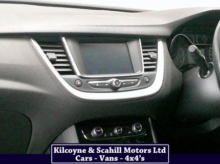 2020 Vauxhall Grandland X X SE TURBO D thumbnail