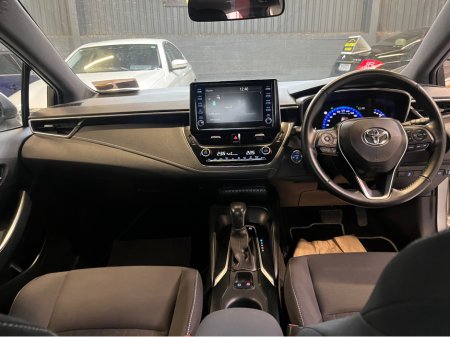 2021 Toyota Celsior HYBRID LUNA H/B AUTO 4DR €24,500 thumbnail