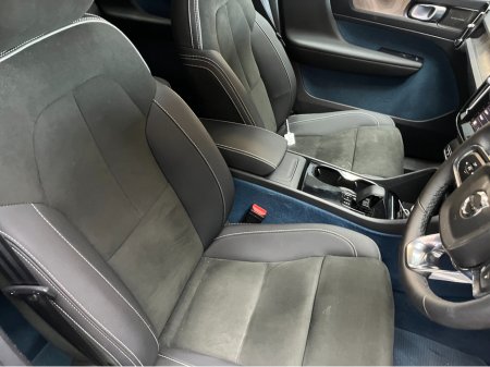 2022 Volvo XC40 2022 VOLVO XC40 EV RECHARGE ULTIMATE AUTOMATIC / CRUISE CONTROL / 360° CAMERA / ELECTRIC MEMORY & HEATED SEATS / PANORAMIC SUNROOF €27,950 thumbnail