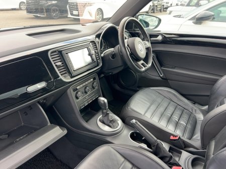 2014 Volkswagen Beetle - thumbnail 4