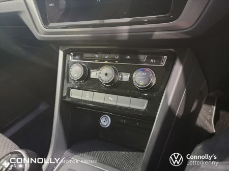 2018 Volkswagen Touran 1.6 TDI 115HP Comfortline €18,950 thumbnail