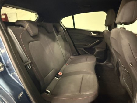 2021 Ford Focus - thumbnail 11