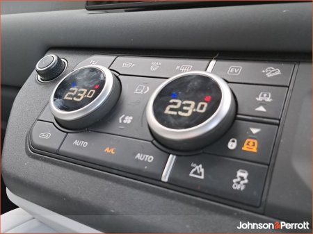 2025 Land Rover Defender 110 PHEV 300 As New €92,950 thumbnail