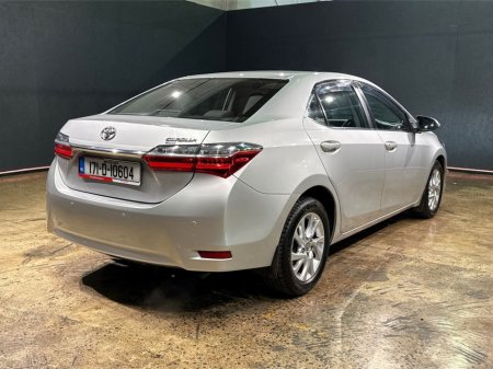 2017 Toyota Corolla - thumbnail 3