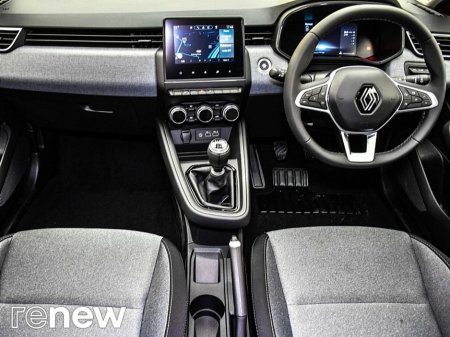 2025 Renault Clio - photo 2